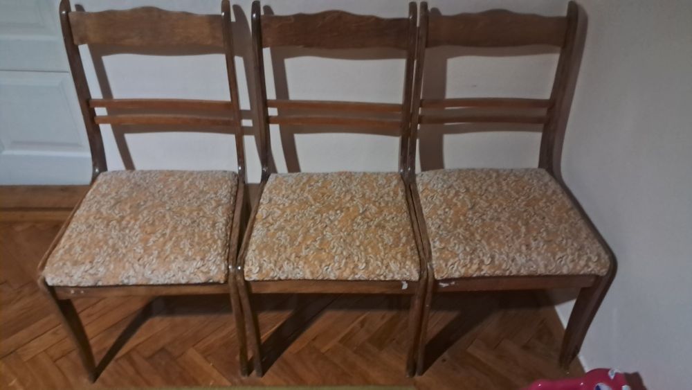 Диван, два крісла м'які великі і 4 крісла менші