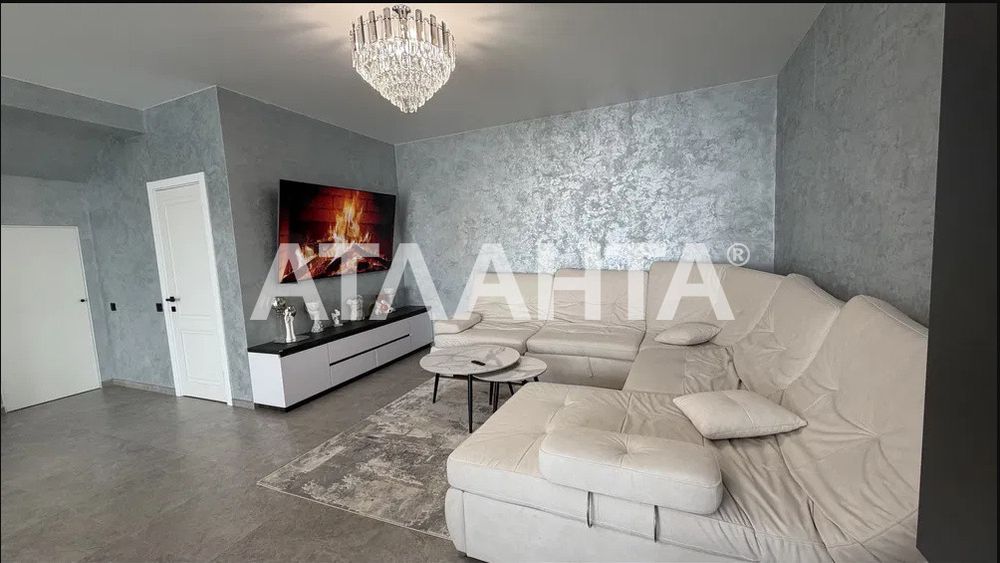 В продаже дом-таунхаус в Червоном хуторе мебель и техника