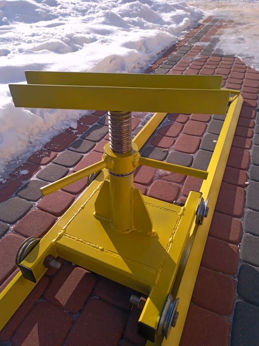 Wózek do rozpoławiania ciągników