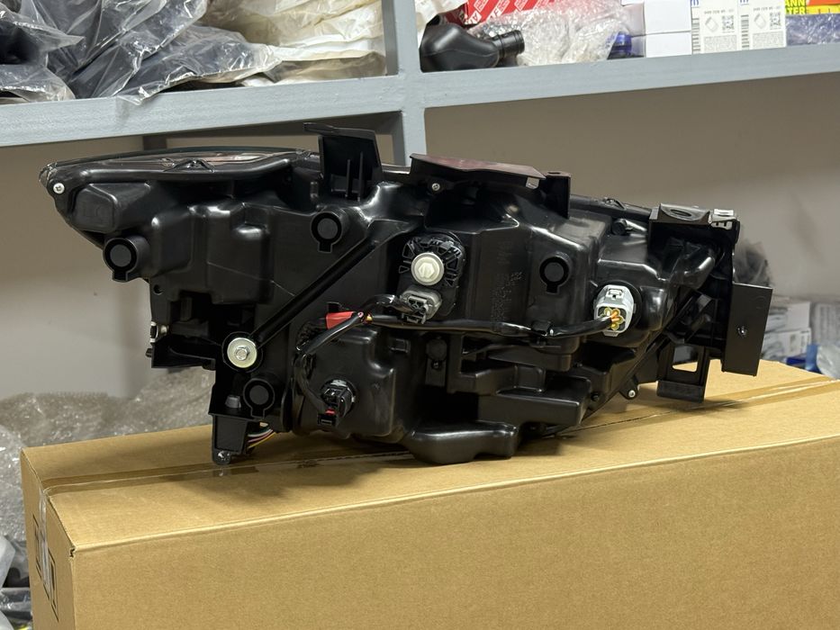 Решетка гриль Mazda CX5 22-25 год глянец