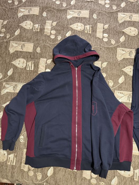 Спортівний костюм для чоловіка великого розміру