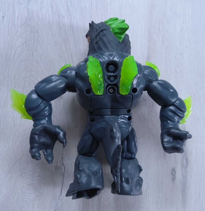 Moose Toys Beast Lab Rekin z laboratorium bestii