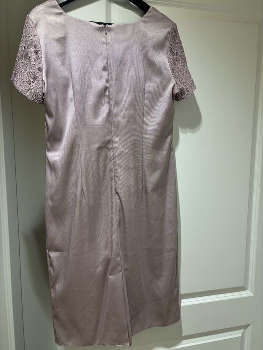 Elegancka sukienka dla mamy na wesele z koronką