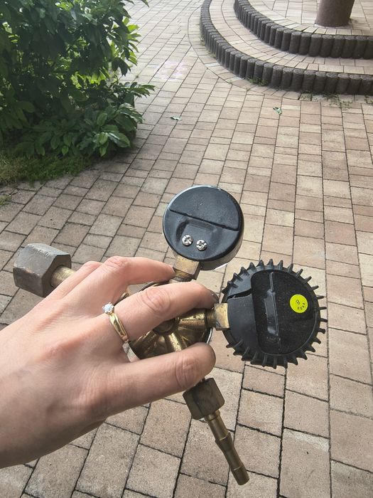 Reduktor Sherman Ar/CO₂ – uszkodzony manometr