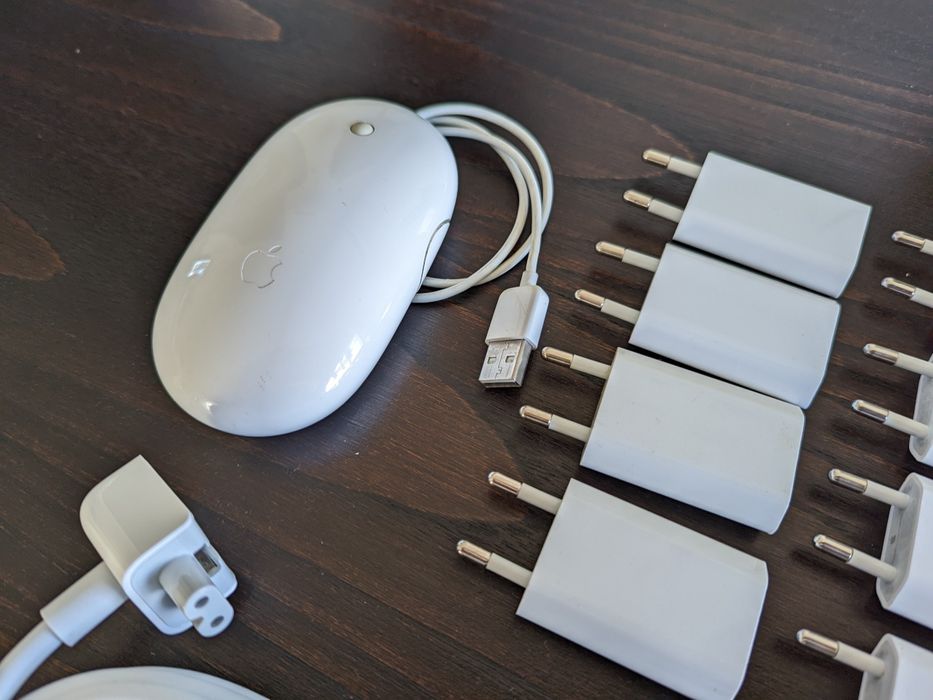 Material Apple iPhone e MacBook
