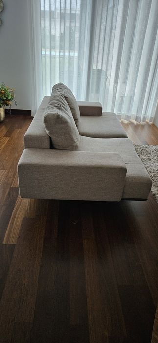 Conjunto de dois sofás em tecido