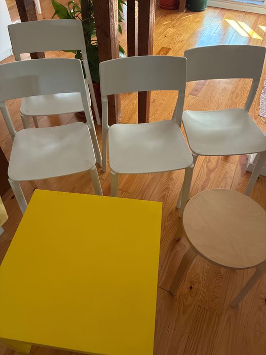Ikea: conjunto 4 cadeiras, mesa de centro e banco