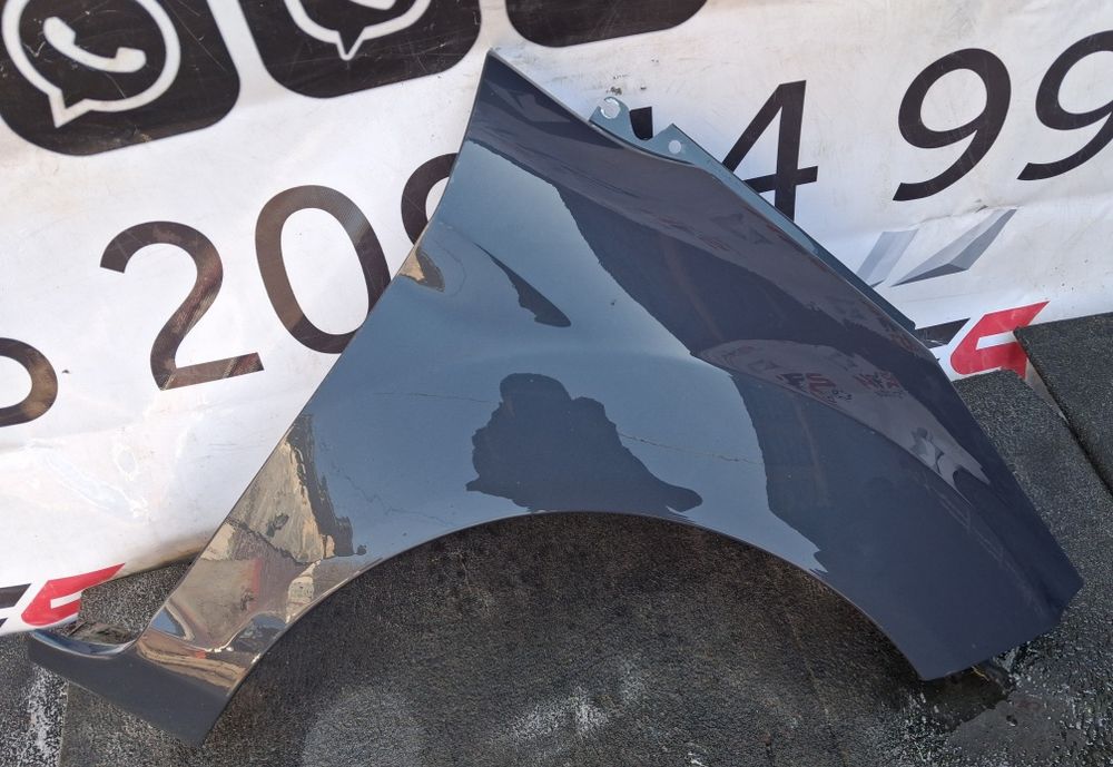 Переднє праве крило ford fiesta mk7 C1BBA16015AA