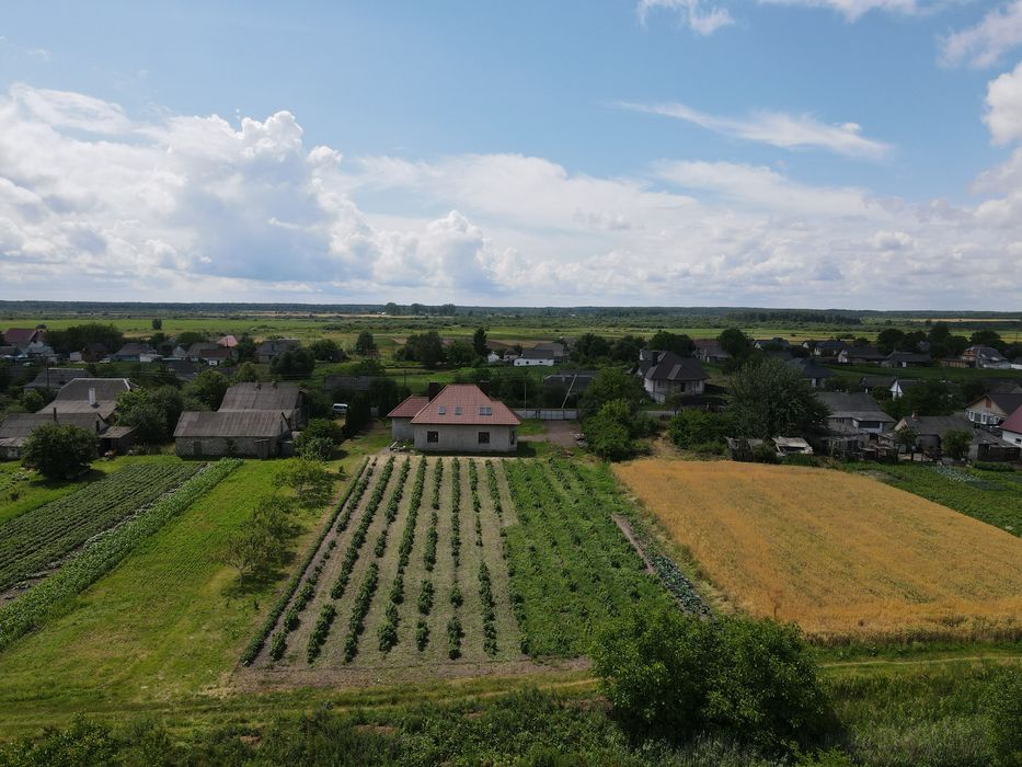 Продаж / будинок / коробка : с. Мощена/ 2 км від міста