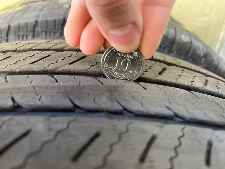 235/55/19 лето Bridgestone 3шт