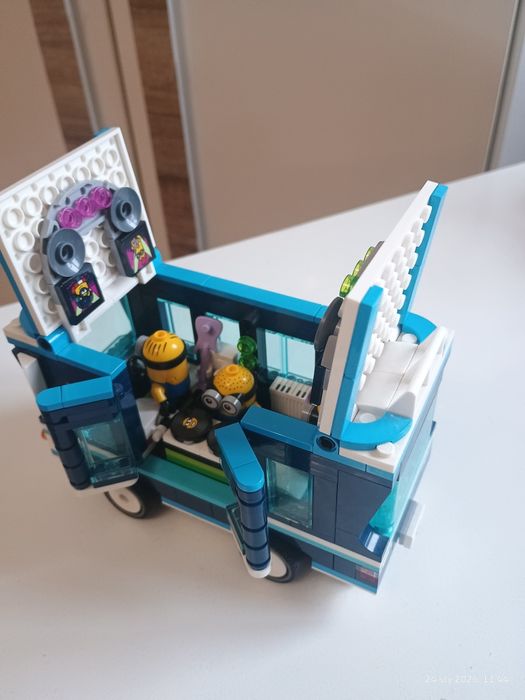 LEGO Despicable Me 4, Imprezowy autobus minionków, 75581