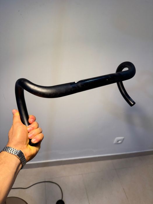 Guiador Bicicleta Estrada / Gravel - Alumínio (420mm / Compact)