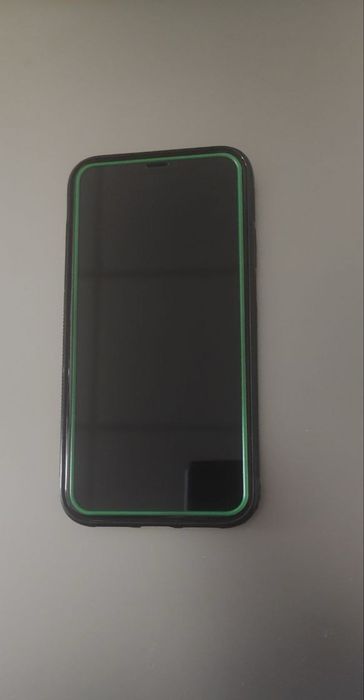 Захисне скло на Iphone 11 з кантом, що світиться в темряві