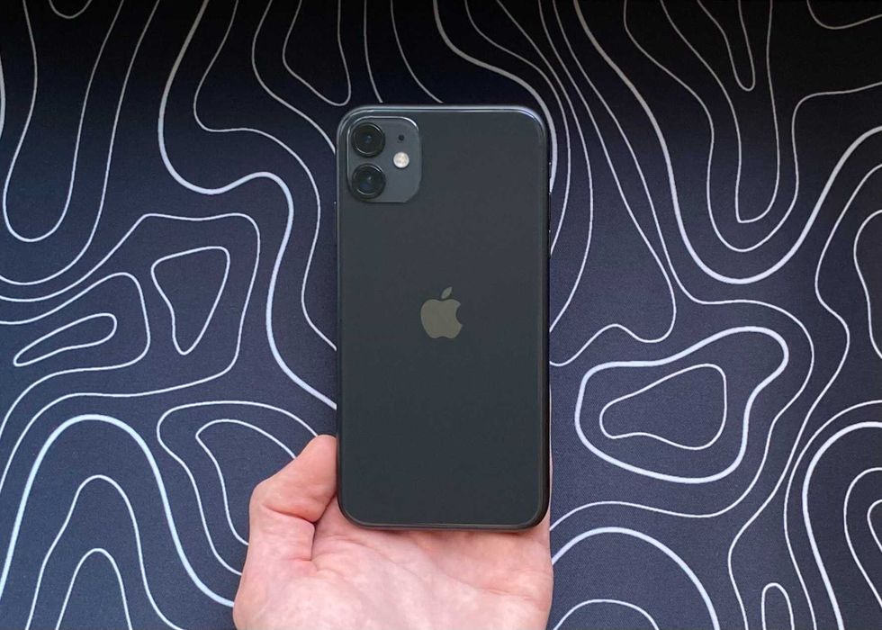 Почти идеал - iPhone 11 - 128 гб - 100% АКБ - NEVERLOCK - BLACK