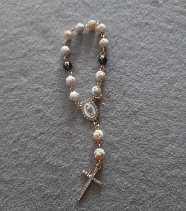 Rozaniec wisiorek zawieszka do auta