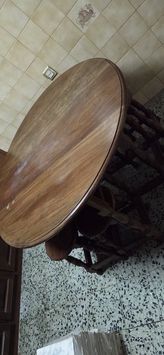 Mesa de jantar redonda