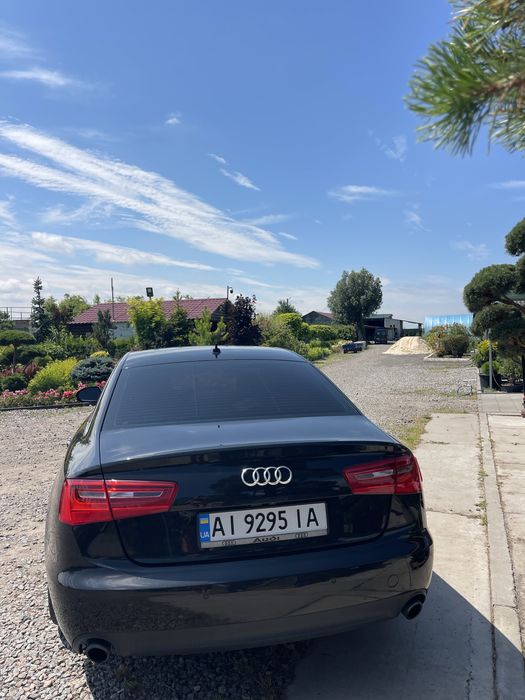 Автомобіль Audi A 6