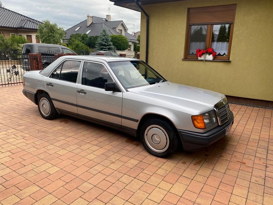 Mercedes-Benz W124