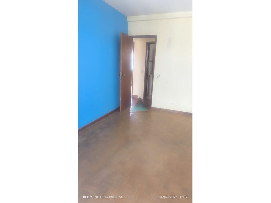 Moradia T3 com Garagem, Terraço e Logradouro em S. Simão, Azeitão