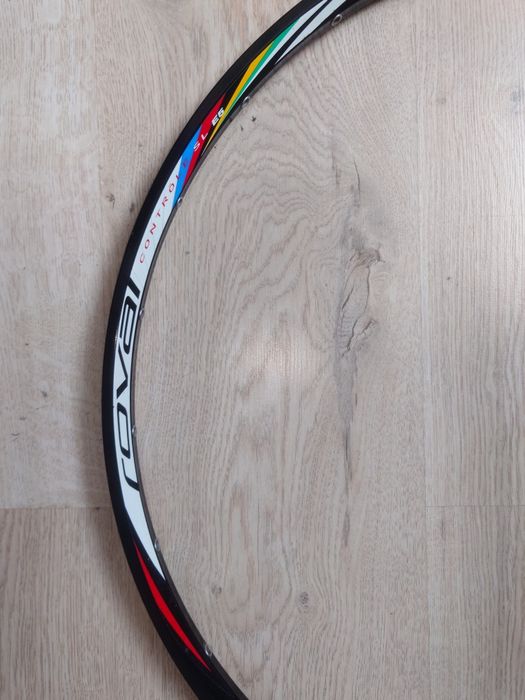 2x Obręcze Specialized Roval 26" + opony Continental Race King