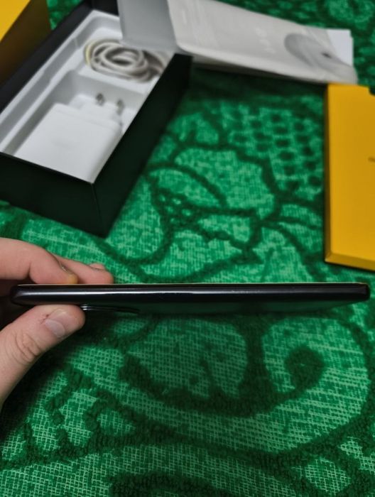 Смартфон Realme 11 Pro 5G • 8/256Гб • AMOLED 120 Гц Как новый!