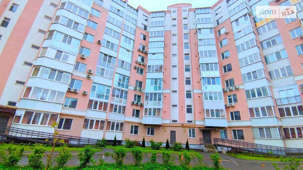 Продам 3-х кімнатну  квартиру  на Леваді.