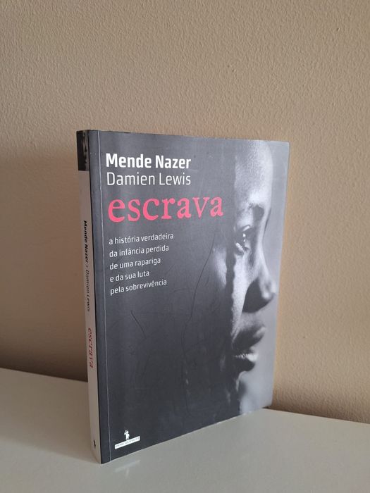 Livro "Escrava"
Em bom estado.