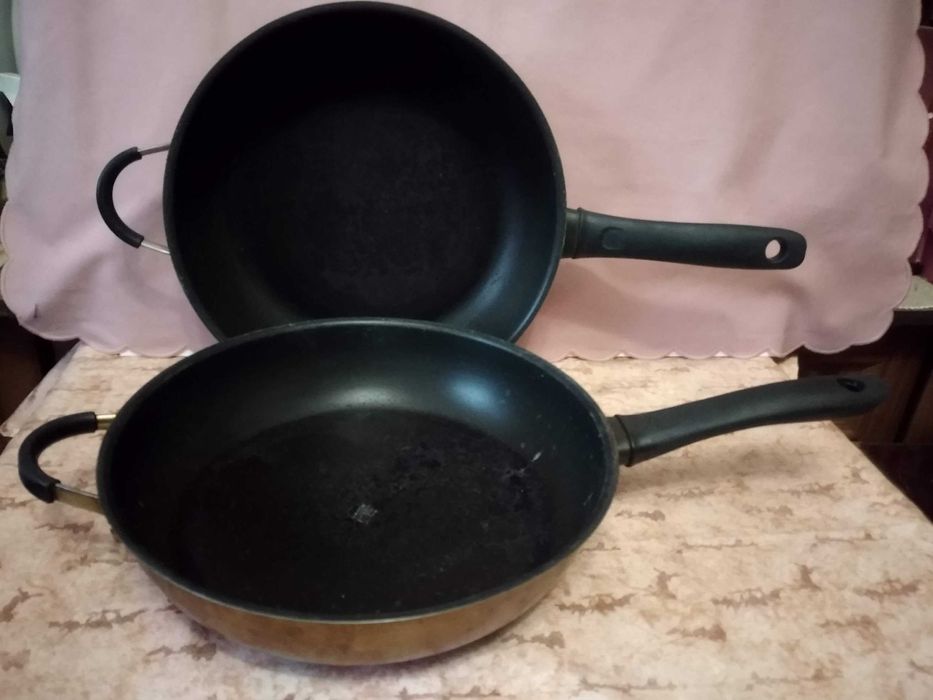 Сковорода с крышкой, формы для теста, противни