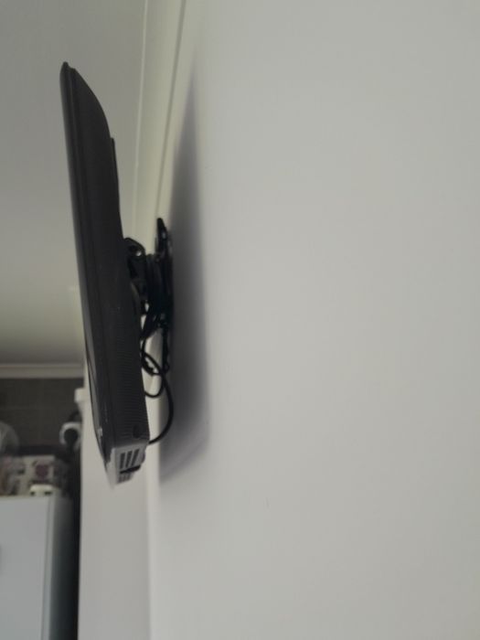 LCD SAMSUNG com Suporte