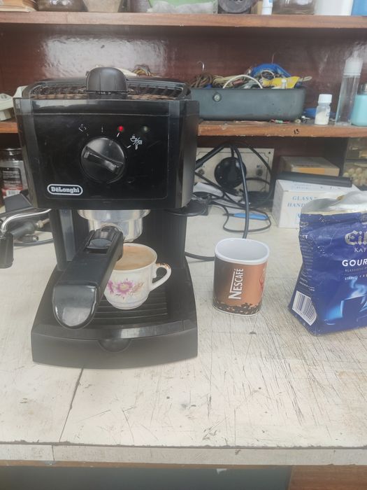 Кавоварка ріжкова автоматична DeLonghi  EC 145