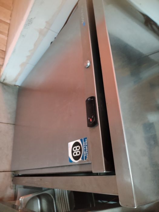 2 Freezer e 1 arca restauração