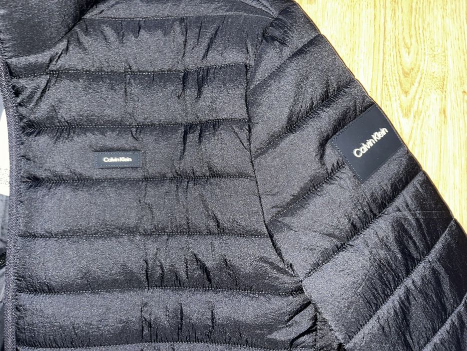 Продам куртку Calvin Klein