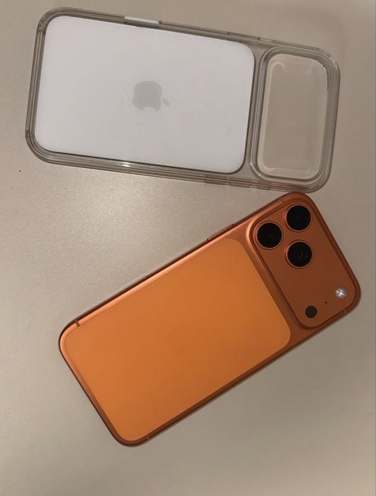 Iphone 17 pro max  + oryginalny case