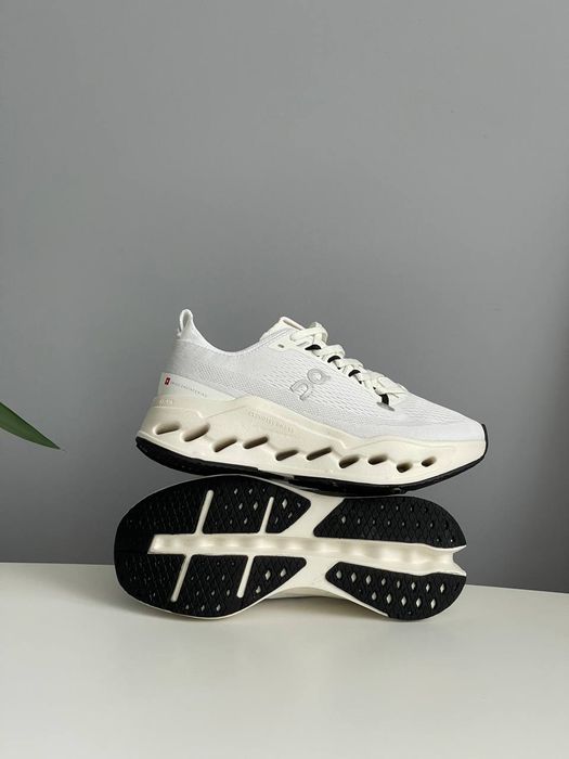 Кросівки ON Cloudsurfer Runner Max premium