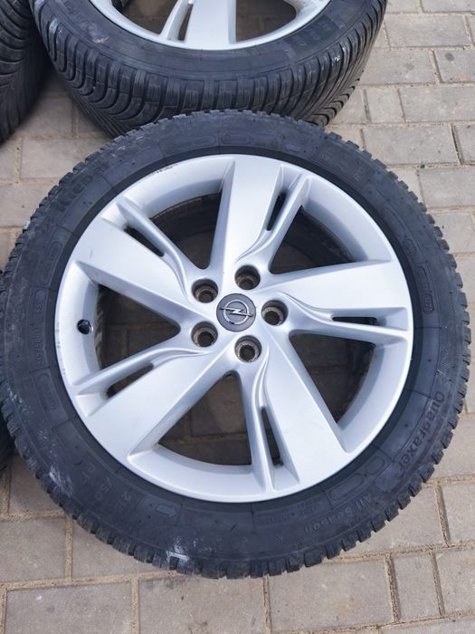 Felgi z oponami 5x105 Opel Astra J benzyna.