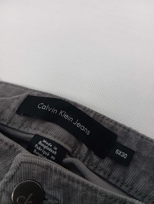 Damskie spodnie sztruksowe Calvin Klein W30 S ultimate skinny