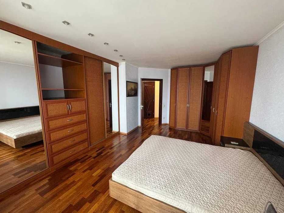 пр Берестейський 103, простора 4к, м Житомирська,Святошино
