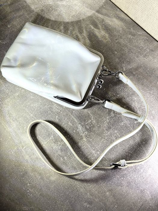 Стильна шкіряна сумочка Polina & Eiterou (Біла) – натуральна шкіра