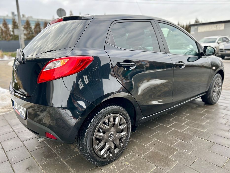 Pedantycznie utrzymana Mazda II 2014 Rok 1.3 Benzyna -79 tysiecy KM