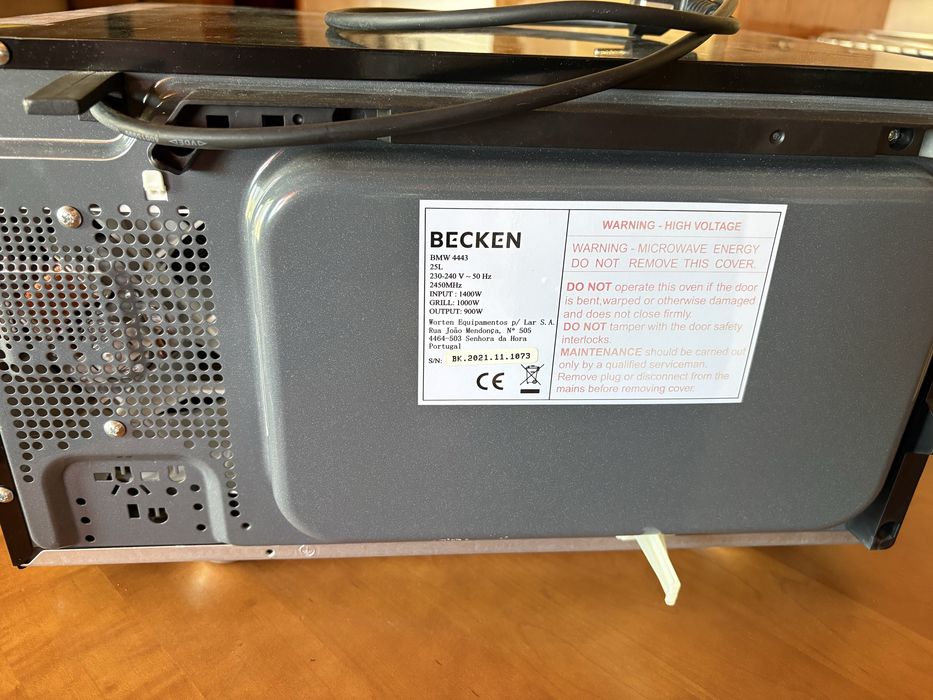 Micro ondas-com-grill-25l-becken