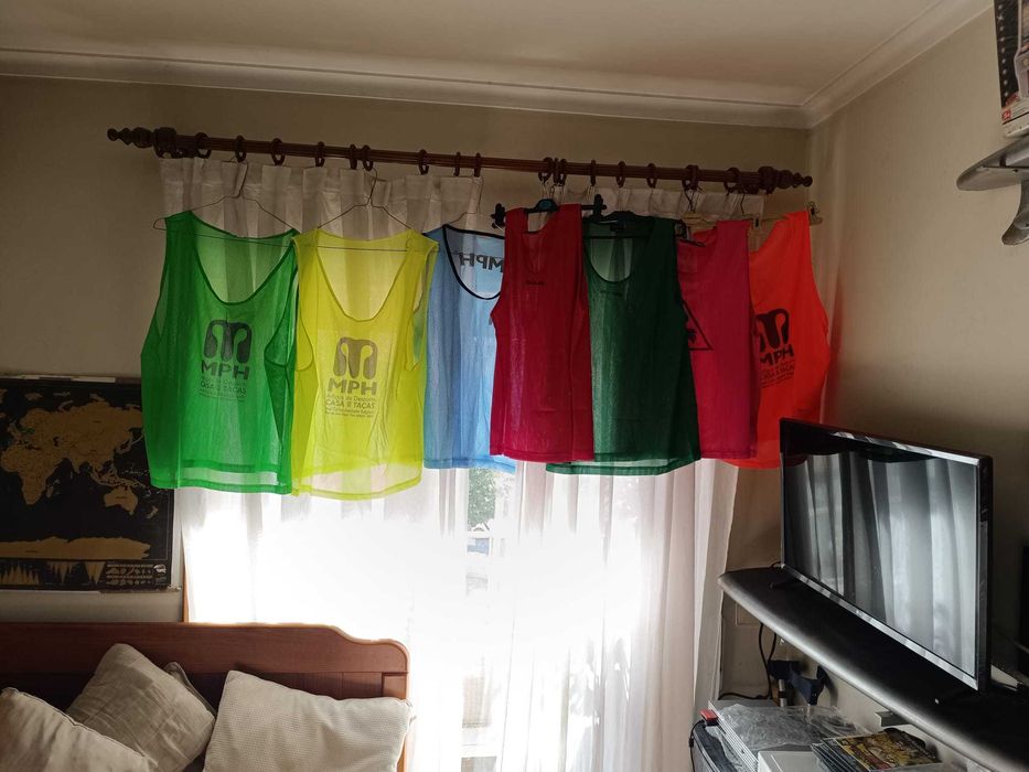 Conjunto Desporto 68 Coletes + Saco Mikasa 58€