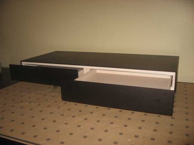 STOCK OFF: Mesa de apoio Molteni com gavetas em madeira Wengé