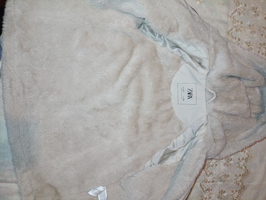 Casaco de menina marca Zara