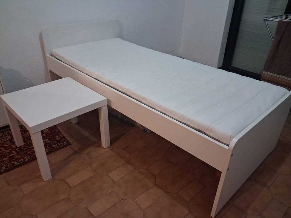 Cama com colchão bom estado