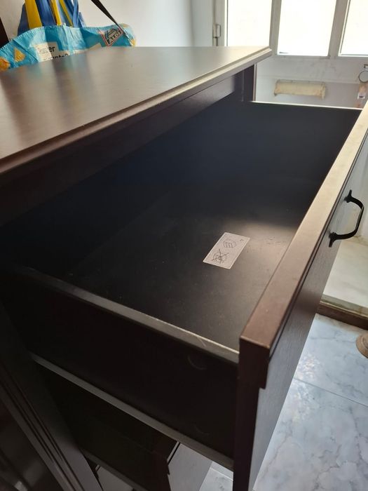 Cómoda Songsand Ikea, em bom estado

Com 4 gavetas deslizantes.

Altura - 1,18cm
Largura - 80cm
Fundo - 48cm

A levantar em Lisboa, Santa Apolónia.