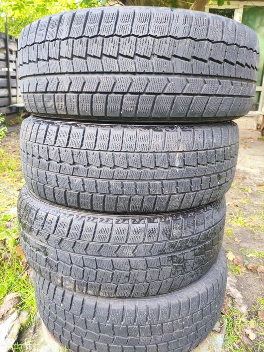 Шини/Резина/Колеса Dunlop 225 55 R18 98T Зима