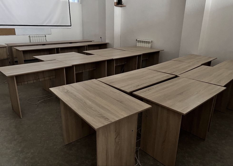 РОЗПРОДАЖ письмових та лофт столів