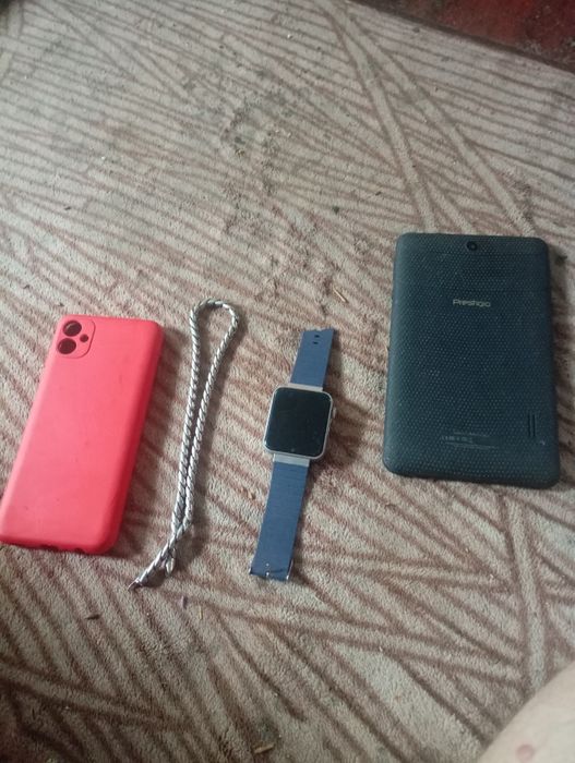 Продам лот .планшет.часи.цепочку.чехол.