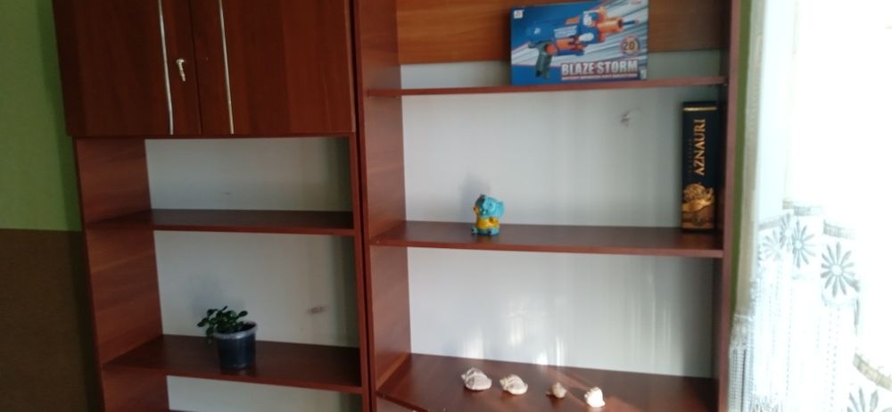 Продам шкафчики в кімнату.