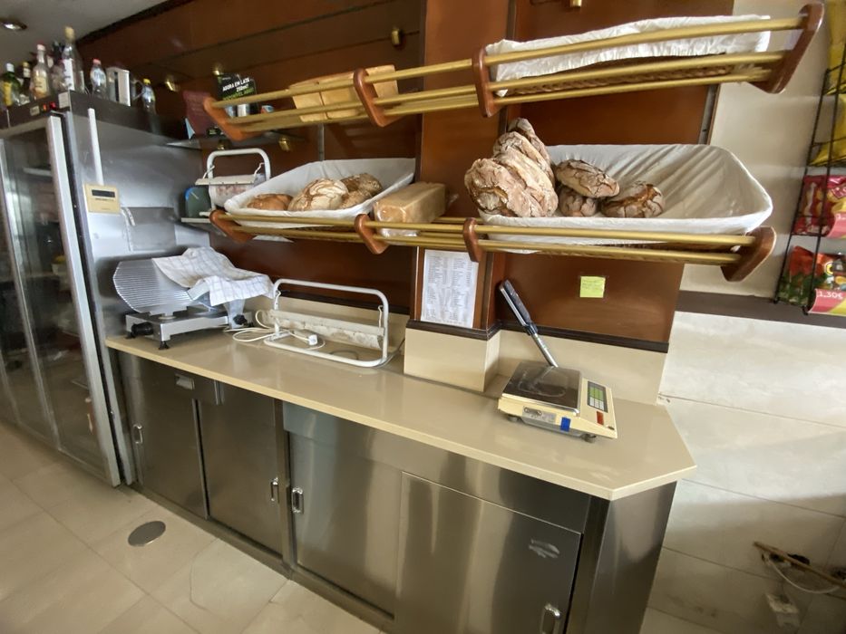 Vitrines + mesas + cadeiras